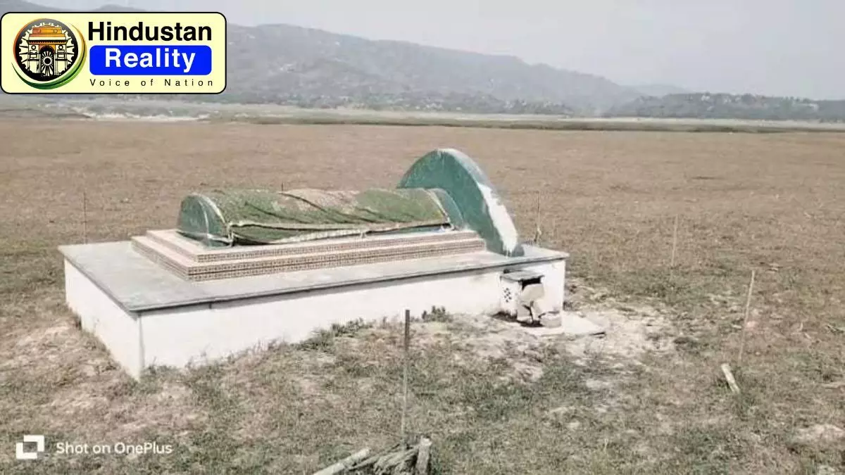 Bilaspur News Today: बिलासपुर में खाकीशाह मजार को नुकसान, फिर भड़का विवाद Bilaspur News Today: बिलासपुर में खाकीशाह मजार को नुकसान, फिर भड़का विवाद